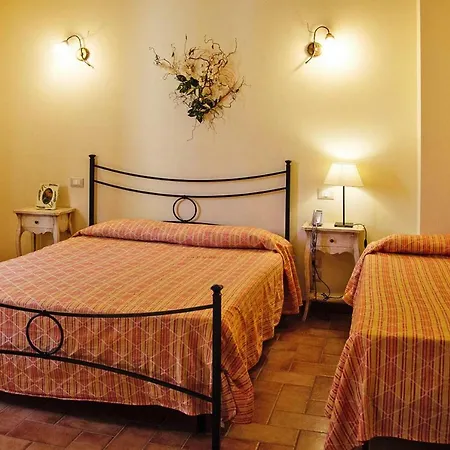 Feriehus Agri Tourism Casolare Dei Fiori Montecarlo Ito041001 Dyb *